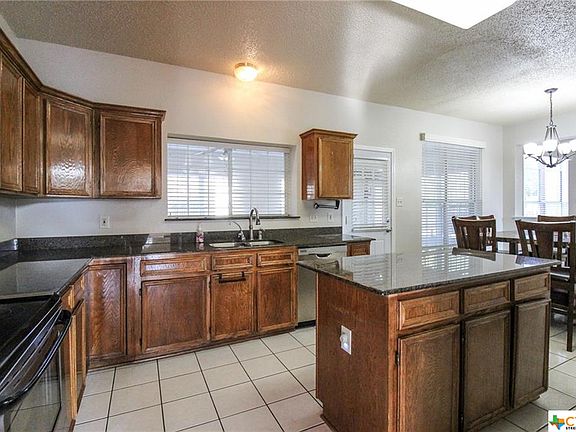 5th image of 2502 Creek Dr