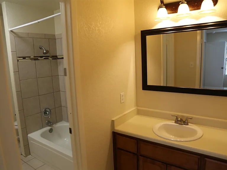 4 Deerfield Dr #D — Photo 11