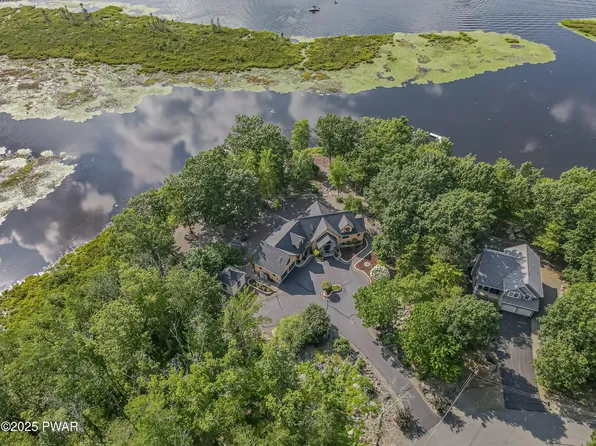 111 Bass Ct, Lackawaxen, PA 18435