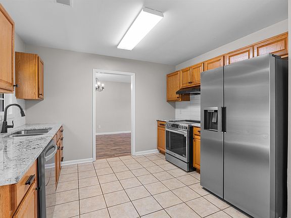 2nd image of 43 Derby Ln