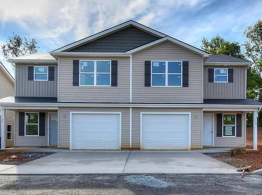 3 bed, 2.5 bath, 1500 sqft, $2,000 — Photo 1