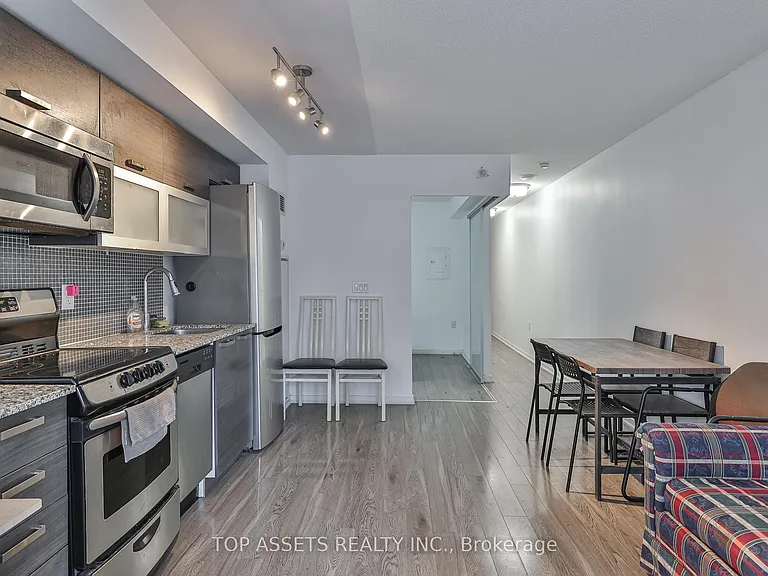 36 Lisgar St #518E — Photo 13