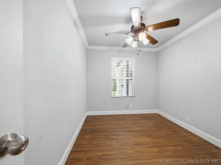 5508 S Newport Ave — Photo 15
