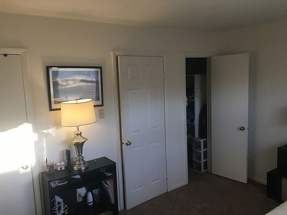 3rd image of 904 Barberton Ct