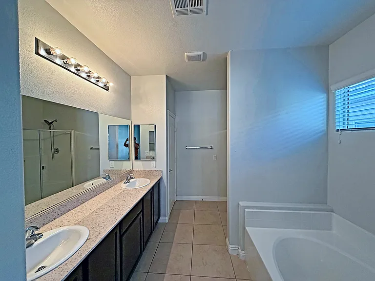 9650 Volk Ave — Photo 43