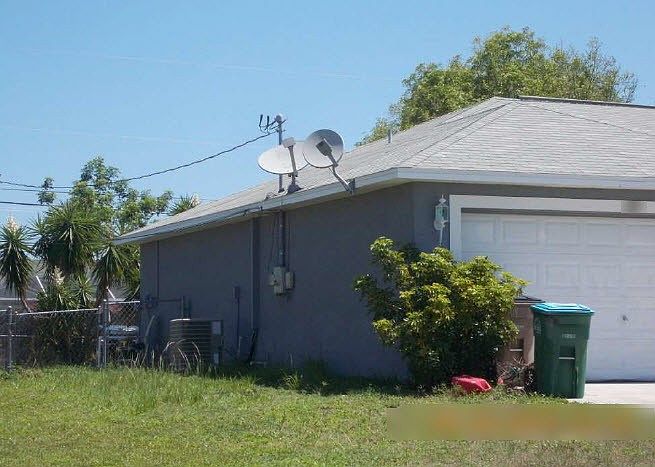 2nd image of 1017 SW 32nd Ter