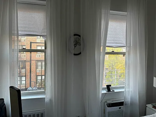 Rented by Eric Goodman Realty Corp | media 3