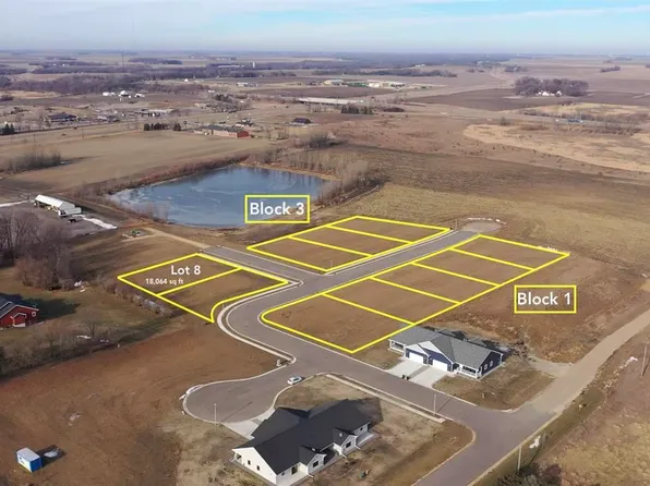 106 Prairie Rose Dr, Blue Earth, MN 56013