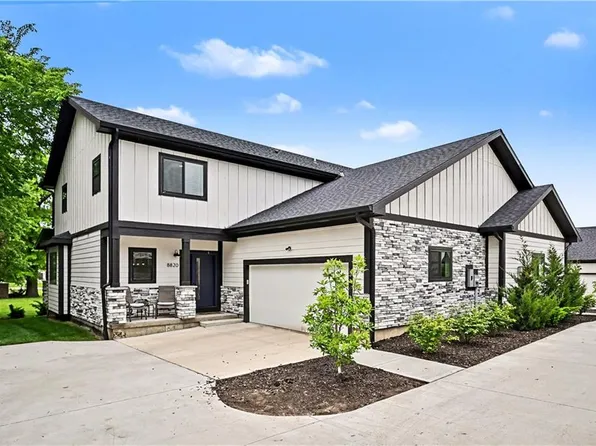 8820 Cortez St, Overland Park, KS 66212