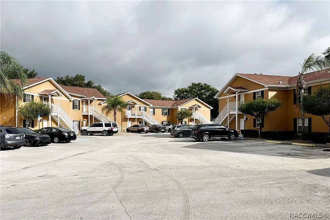 3 bed, 2.0 bath, 1260 sqft, $1,650 — Photo 2