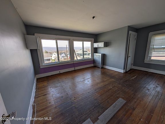 3rd image of 2307 Prospect Ave