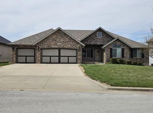 1401 S Natchez Rd, Republic, MO 65738