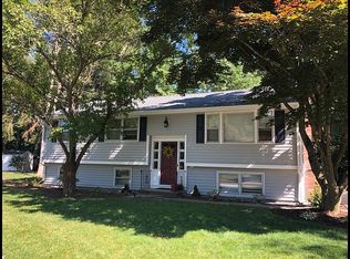 60 Hemlock Dr, Attleboro, MA 02703