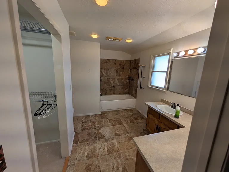 533 N Clarion Rd — Photo 36
