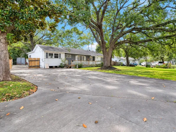 1303 Lake Rd, La Marque, TX 77568