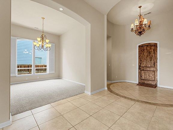 5th image of 162 Bellerive Dr