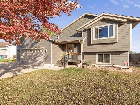 664 Airway Ct, Box Elder, SD 57719