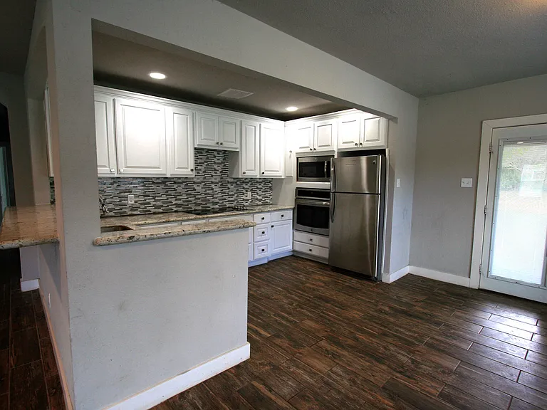 305 Gilchrist Ave — Photo 13