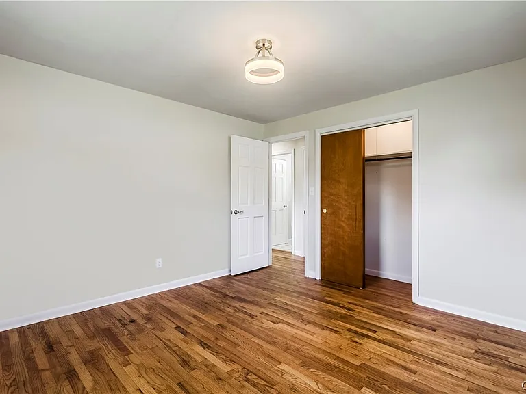222 Wilber St — Photo 40