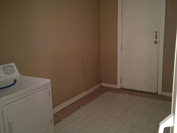 4th image of 3104 Avenue U