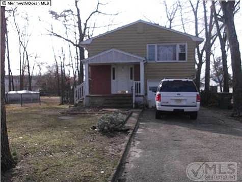 1st image of 820 Woodland Dr