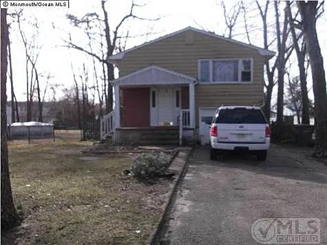 820 Woodland Dr photo 1