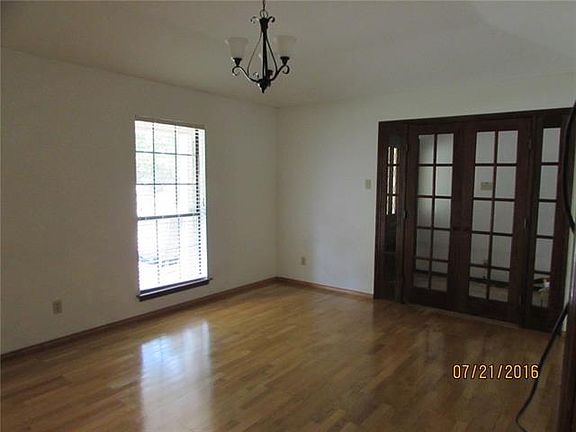 4th image of 1712 Yorkshire Dr