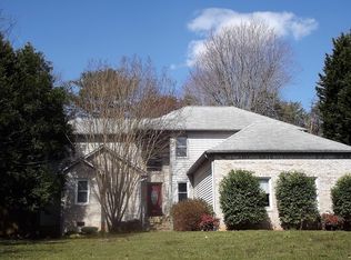 5528 Folkstone Rd, Pfafftown, NC 27040