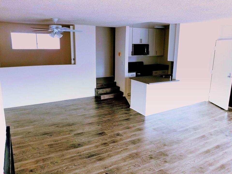 1st image of 909 Westbourne Dr APT 216