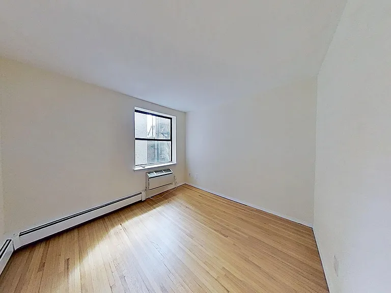 365 W 52nd St #4F — Photo 11