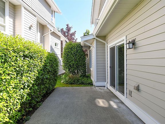 3rd image of 700 Lancaster Way #1
