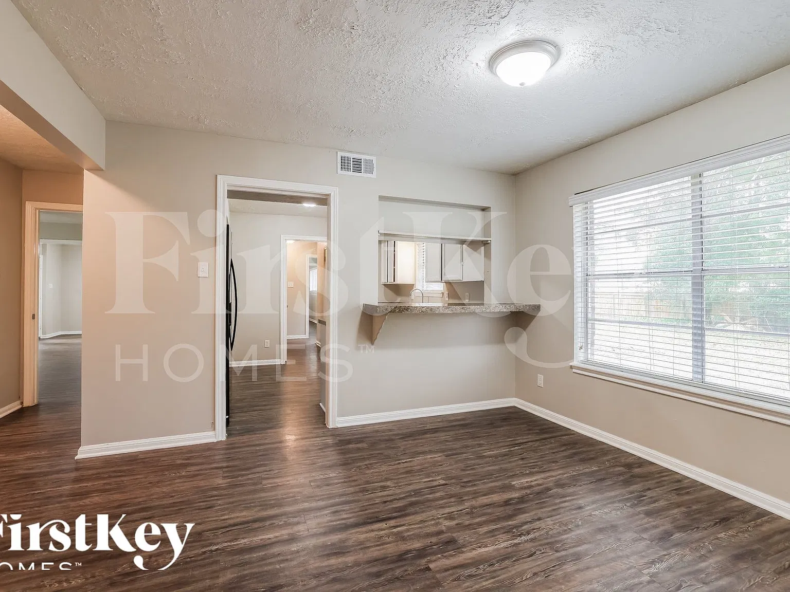5 bed, 2.5 bath, 2920 sqft, $3,005 — Photo 4