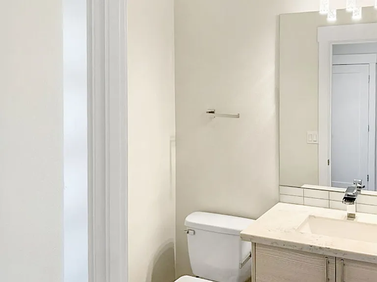 707 Newport Ct NE — Photo 30
