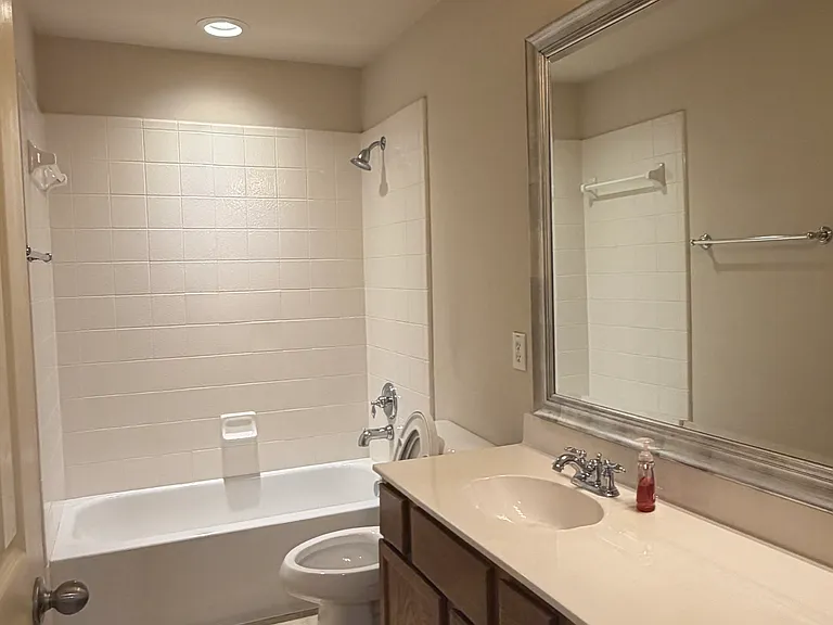 6517 Briar Lake Trl — Photo 17