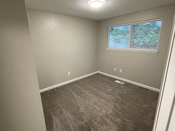4th image of 10821 74th Ave E