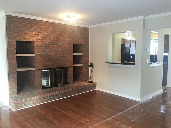 2nd image of 119 Amelia Ave