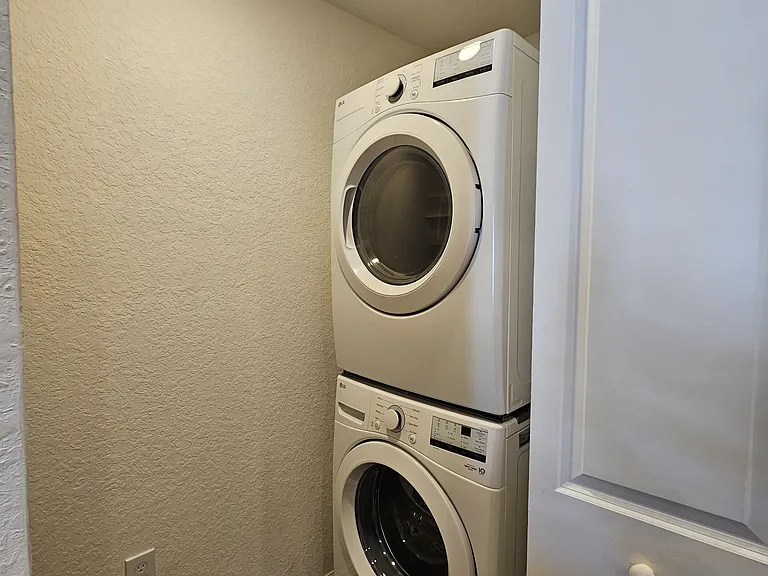 915 Ariana Apartment Community — Photo 6