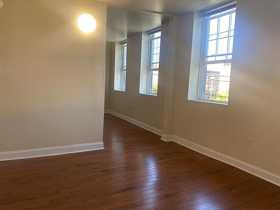 3rd image of 330 Bainbridge St APT 21