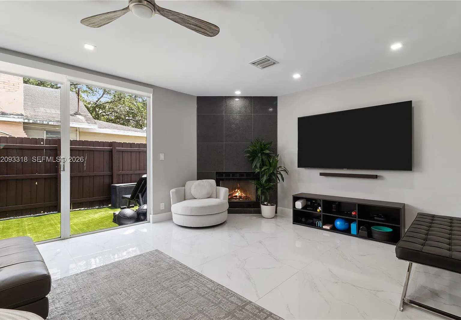 Cascades Townhomes Condo — Photo 2
