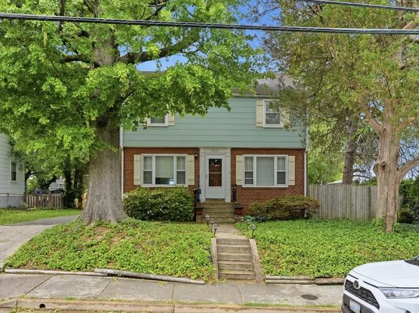 855 N Frederick St, Arlington, VA 22205