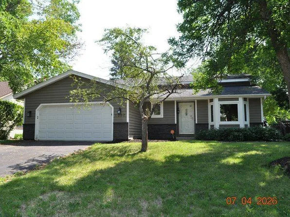 1007 Briar Creek Rd, Eagan, MN 55123