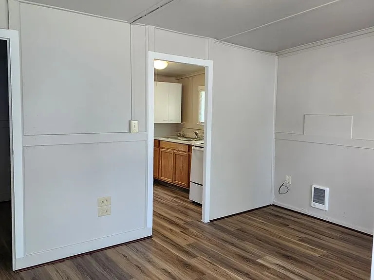 421 17th Ave — Photo 2