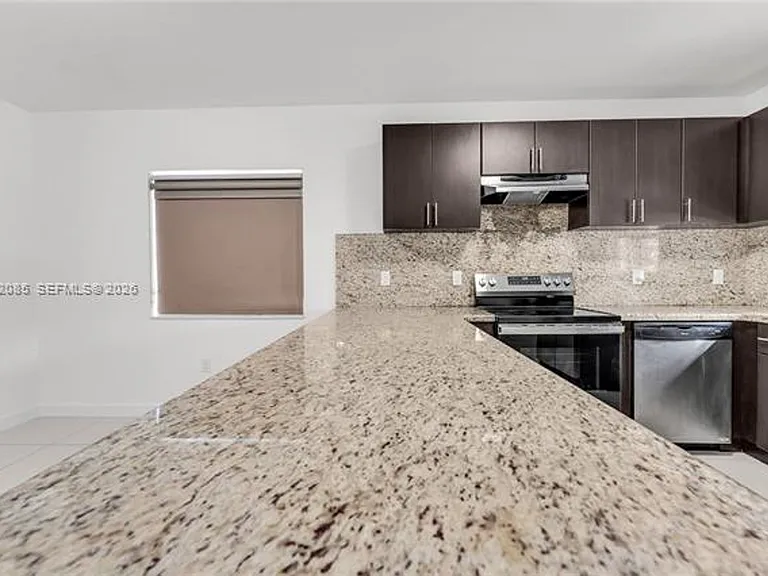1029 SW 11th Ave #1029 — Photo 9