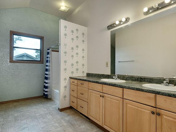 5th image of 136 Pine Hill Loop APT E