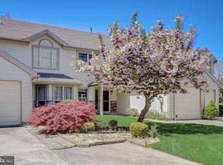 4 Fox Meadow Cir, Sicklerville, NJ 08081