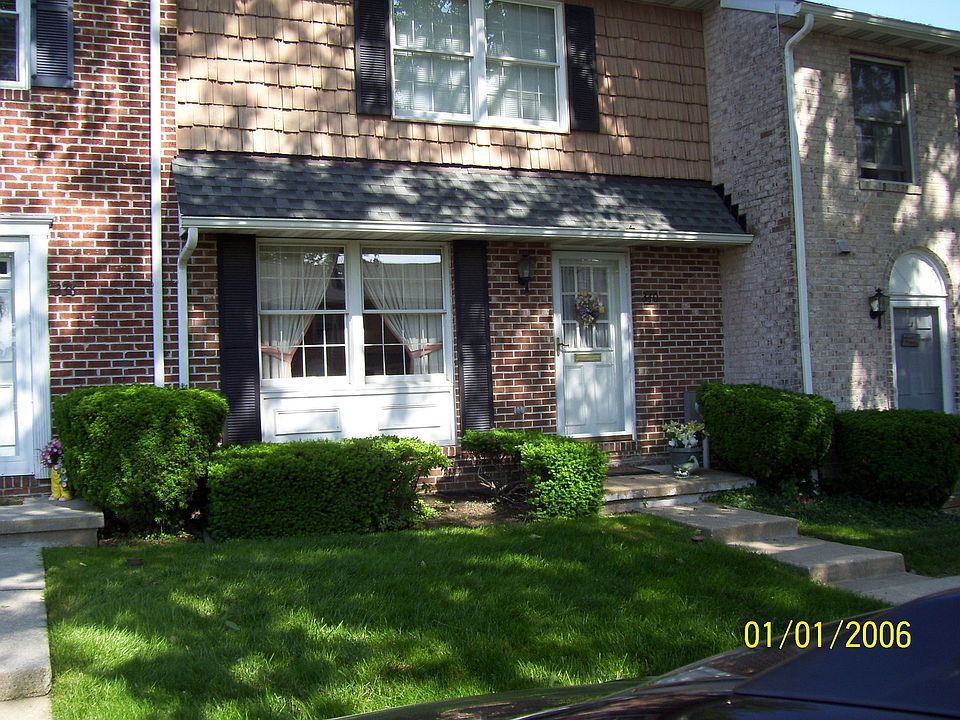 1st image of 340 Harlan Sq