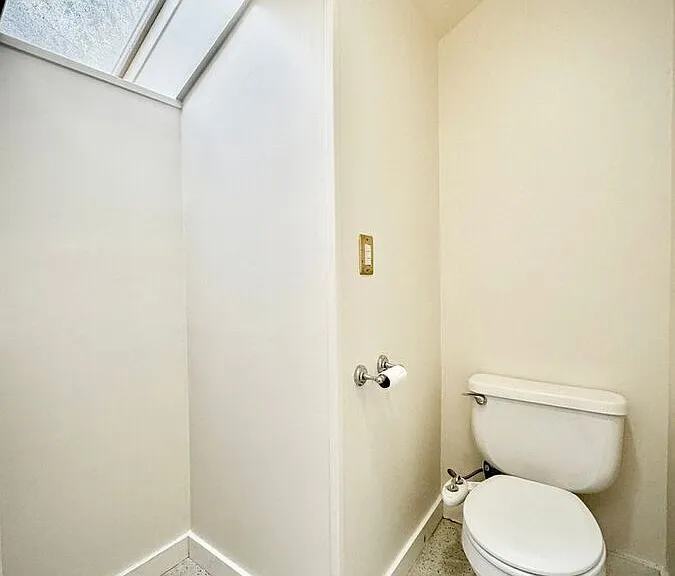 2112 E Republican St #UPPER — Photo 18