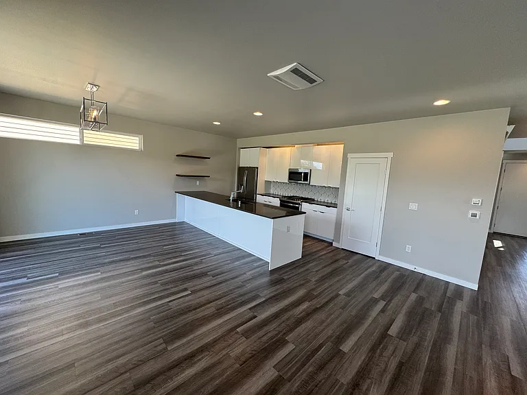 983 Sunseeker Ln — Photo 8