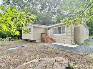 104 Britton Rd, Dingmans Ferry, PA 18328