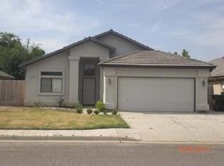 1462 Goshen Ave, Clovis, CA 93611